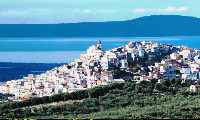 Carpino Apartment | The House of Beautiful Seeing