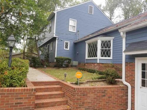 Augusta House | The House on the Hill - Year Round Rental