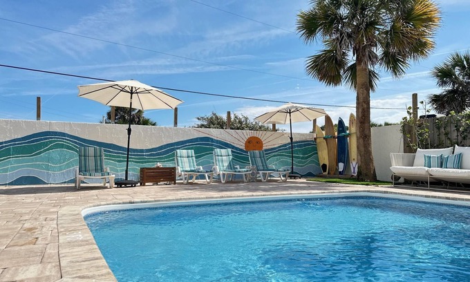Vilano Beach House | The Hula Hut in Vilano Beach - Pool Home one block to the beach