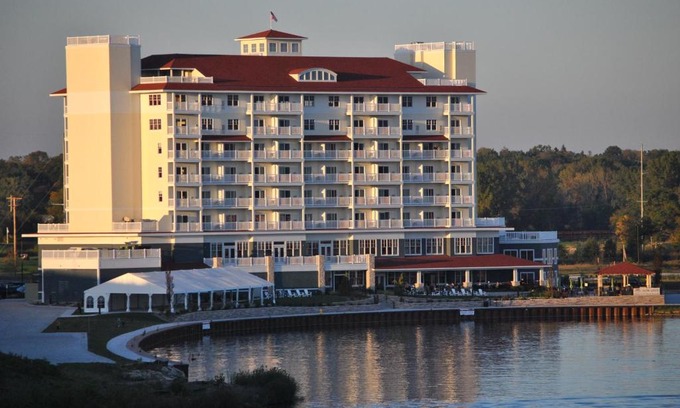 Saint Joseph Resort | The Inn at Harbor Shores