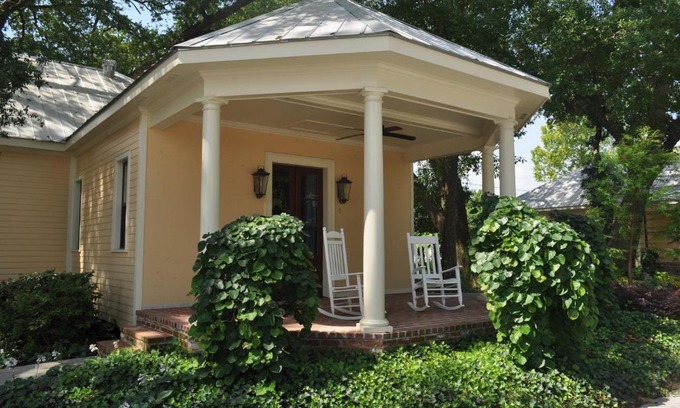 Darrow Hotel | The Inn at Houmas House Estate