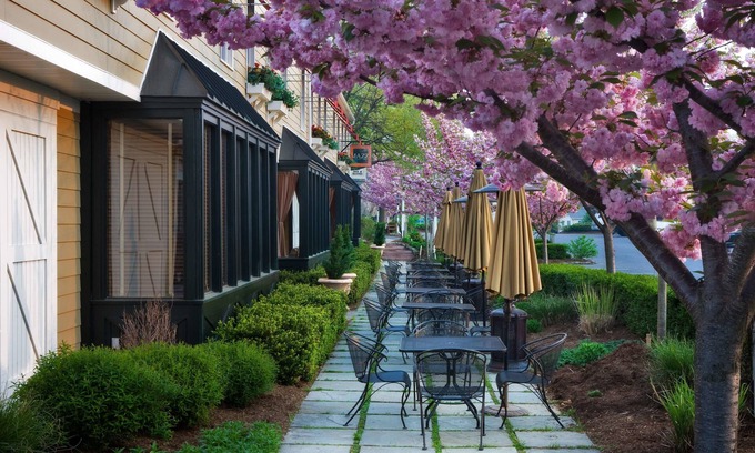 Leacock-Leola-Bareville Hotel | The Inn At Leola Village, a Historic Hotel of America