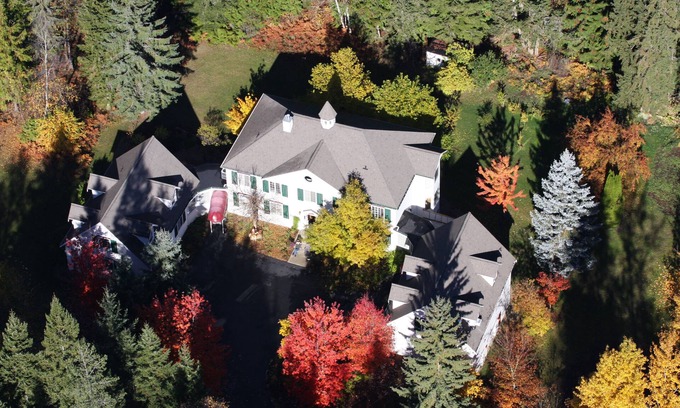 Salmon Arm Bed & Breakfast | The Inn at the Ninth Hole B&B