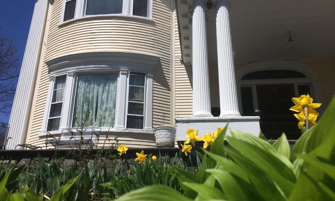 Kingfield Hotel | The Inn on Winter's Hill