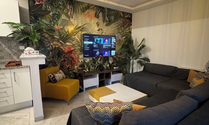 Cite Les Palmeraies Apartment | The Jungle Studio