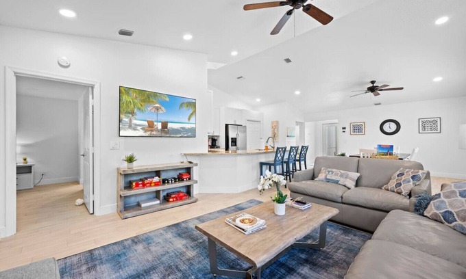 The Island House | The Jupiter Hideaway