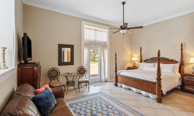 Eastland House | The Justin Room at The Eastland Historic Hotel