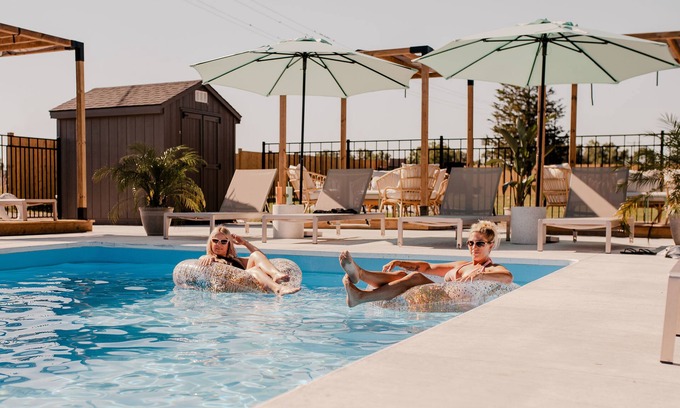 Grand Bend Hotel | The Kiwi Motel