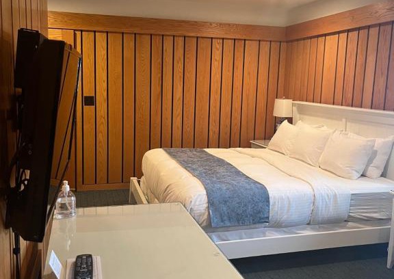 Leland Hotel | The Leland Lodge