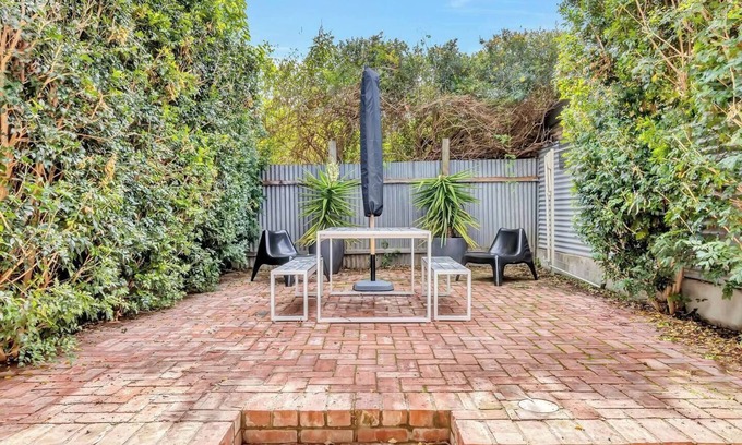 North Adelaide House | The Lemon Tree Charming Cottage in North Adelaide