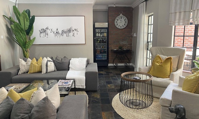 Blantyre Bed & Breakfast | The Leslie - Bed & Breakfast