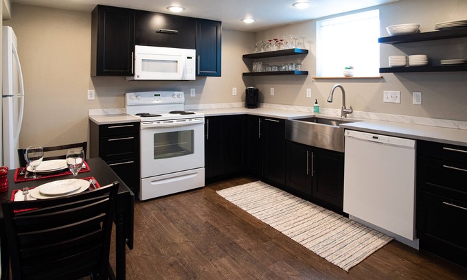 Laramie House | The Lewis House-An entire apartment getaway