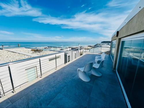 Bloubergstrand House | The Lighthouse - Beachfront