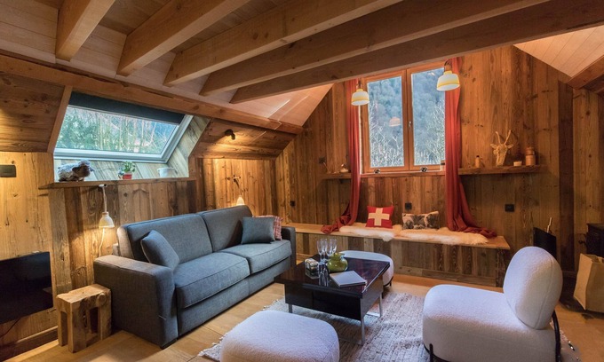 Melles Ski Chalet | 🏔 The Little Barn – A Cozy Hideaway in the Heart of the Pyrenees