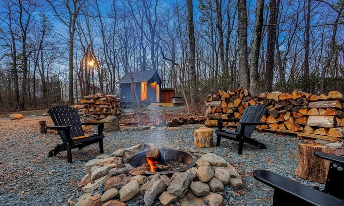 Cresco Cabin | The Little Black Cabin - Sauna, Hot Tub, Fire Pit