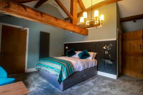 Eccleshall Hotel | The Little George