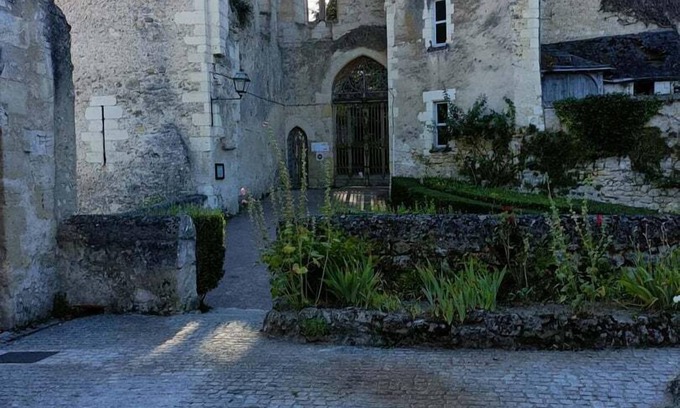 Montresor House | The little house in the heart of the village