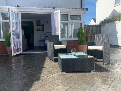 Penarth Apartment | The Little Lodge - seaside town of Penarth nr Cardiff
