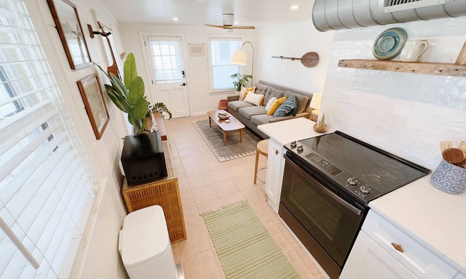 Carolina Beach House | The Little Paddle Beach Cottage near the Boardwalk