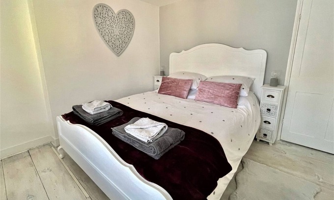 Par House | The Little Seahorse - Newly renovated near beach
