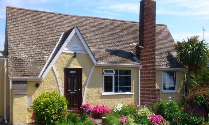 Isle of Grain House | The Lodge Guesthouse