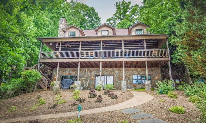 Huddleston House | The Lodge on Smith Mountain Lake
