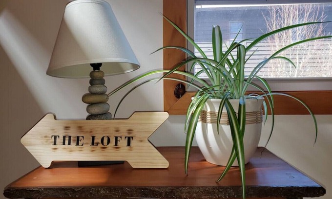 Keene House | The Loft - Keene | Modernized Private Guesthouse in Town | Centrally Located to Major Trailheads