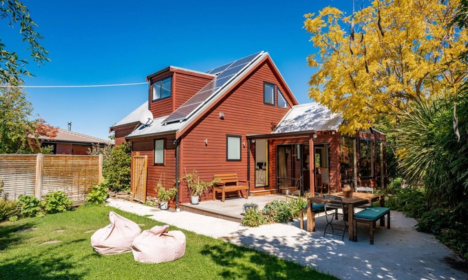 Clyde House | The Maples - Clyde Holiday Home
