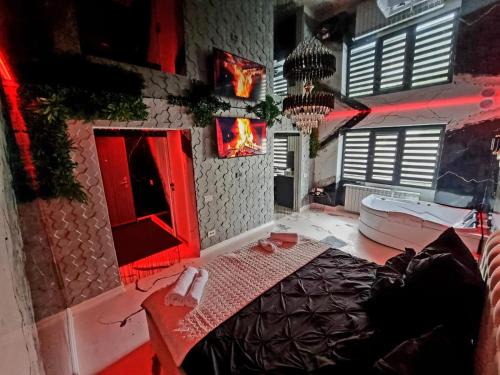 Petrosani Apartment | The Marble Room