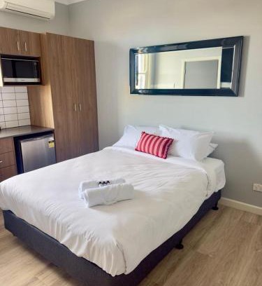 Lambton Hotel | The Mark Stays