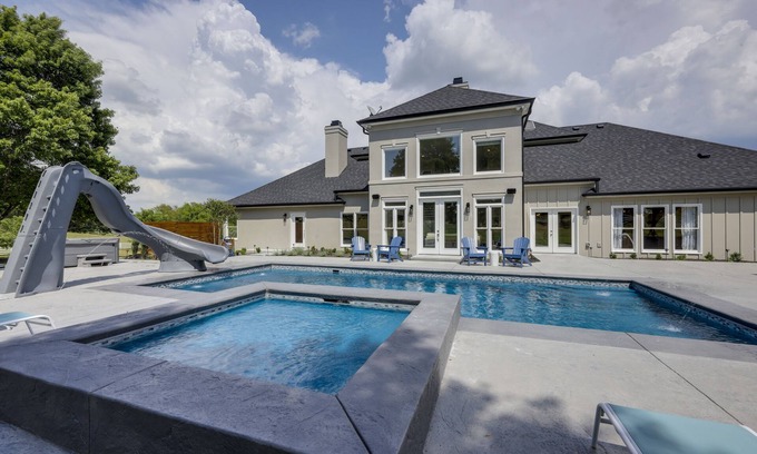 Lebanon House | The Martin House at Passerine Hills—Luxury Family Time, Retreats, & Weddings