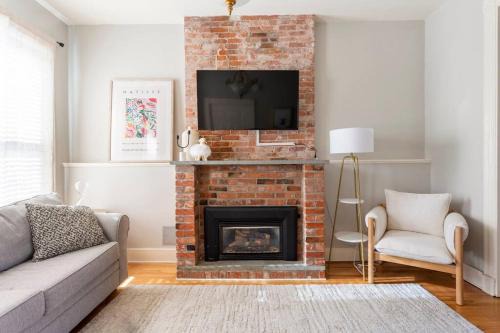 Mill River Apartment | The Matisse at Wooster Square Yale with Parking