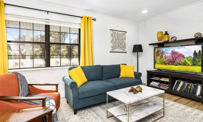 Matthews House | The Matthews Stay | Newly Renovated Family Home
