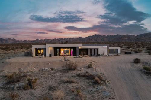 Indian Cove House | The Maya by Fieldtrip Modern Desert Estate With Resort-Style Pool