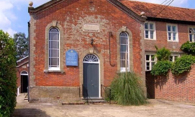Whiteparish Cottage | THE METHODIST CHAPEL, pet friendly, with a garden in Whiteparish