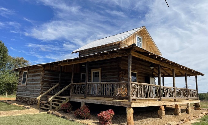 State Road Cabin | The Midnight Moon Cabin, Horses, Goats, Cows, Hot tub, relax, then do it again!