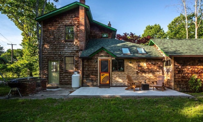Cragsmoor House | The Milk House, A Picturesque Catskills Getaway