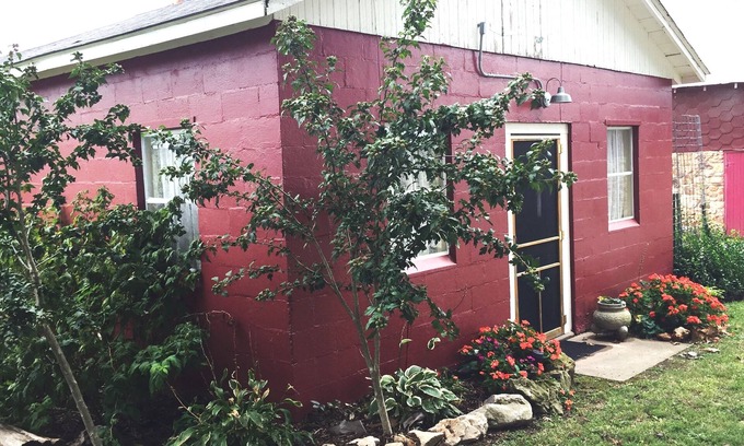 Sarcoxie Cottage | The Milk House at Ozark Highlands Farms