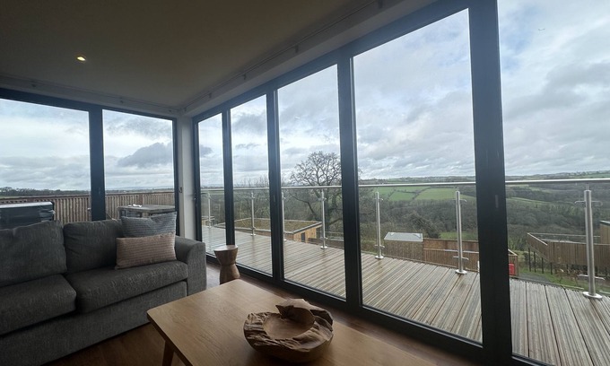 Chittlehamholt Cottage | The Mole Resort that sleeps 8 guests in 4 bedrooms