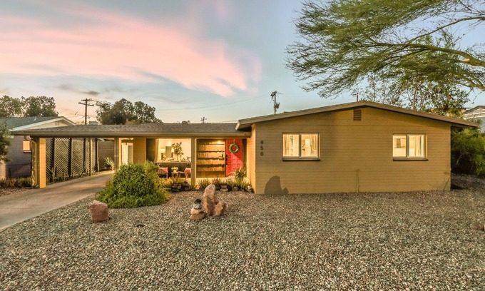 Encanto House | The Mulberry Manor - A Stylish 3 Bed/2 Bath Escape Between the Saguaros and the Skyline in Mid-Town Phoenix!