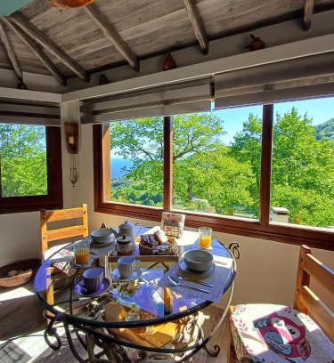Zagora-Mouresi House | The Mushroom Cottage
