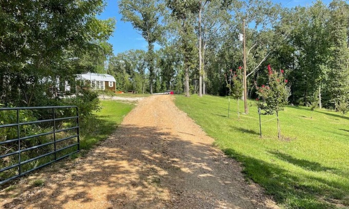 Natchez Cabin | The Natchez Retreat Cabin