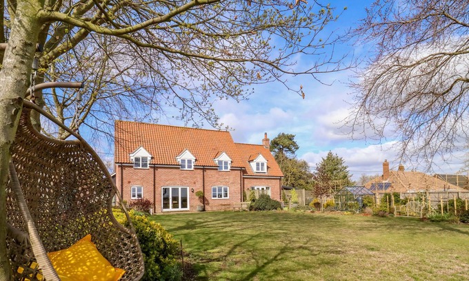 Blythburgh House | THE NEST, pet friendly, luxury holiday cottage in Southwold