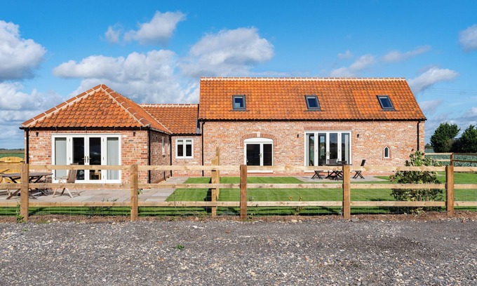 Frampton House | The Nook a cosy barn conversion in South Lincolnshire. Dog Friendly Stays!
