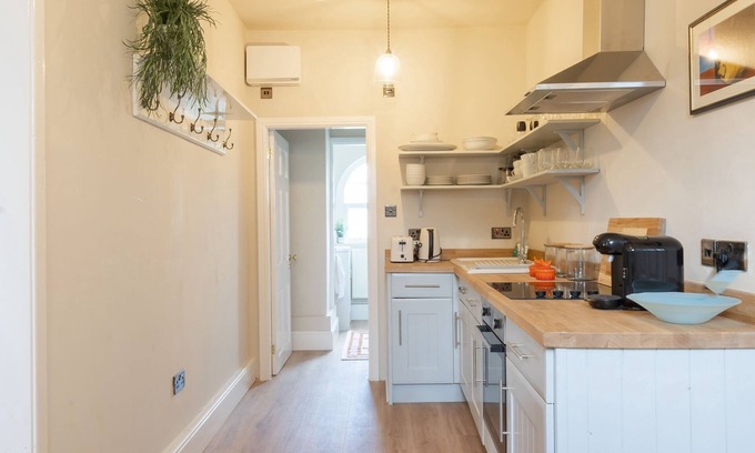 Llanddaniel Fab Cottage | The Nook - sleeps 3 guests in 1 bedroom