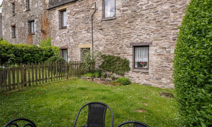 Lindale Cottage | THE OLD APPLE BARN, pet friendly, with a garden in Lindale
