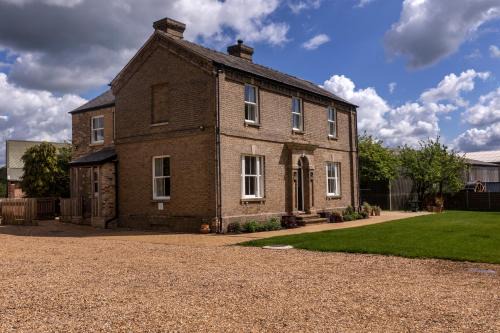 Sawtry House | The Old Farmhouse at Roughs Farm Retreats