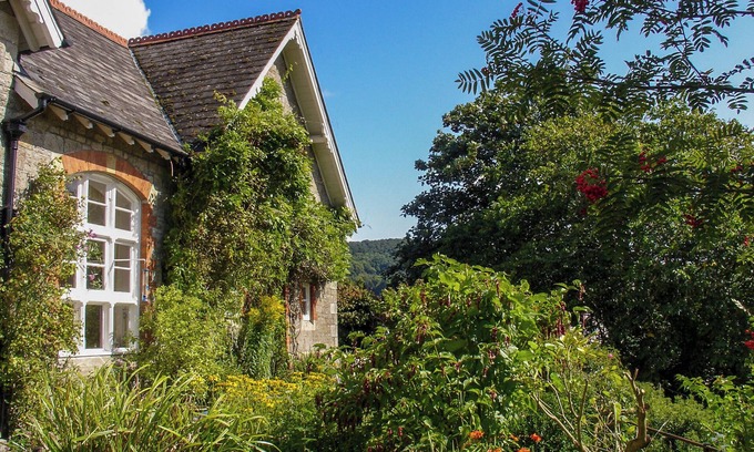 Lustleigh Cottage | THE OLD SCHOOL HOUSE, pet friendly, with a garden in Lustleigh