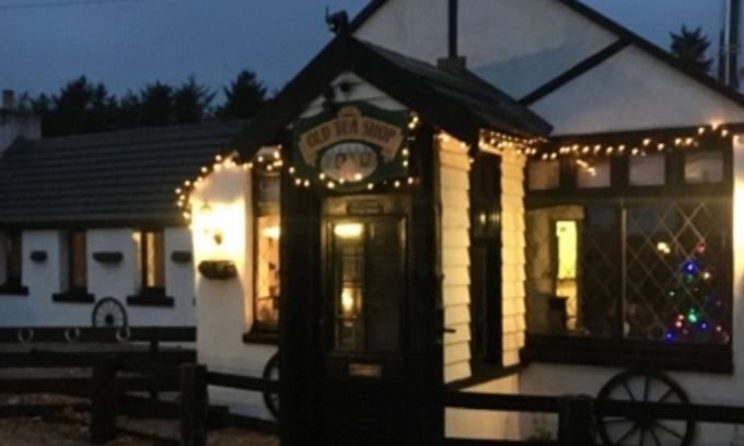 Hunspow Cottage | The Old Tea Shop traditional holiday cottage wood-fired hot tub (extra charge)