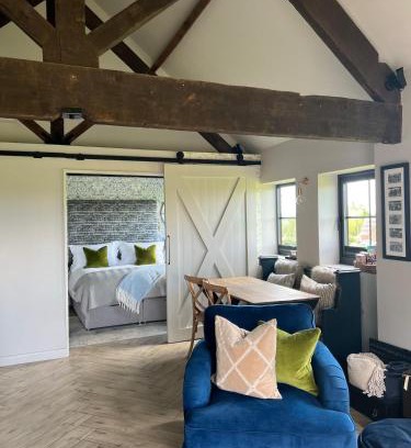 Measham Villa | The Old Tractor Shed Luxury Private Hot Tub & View